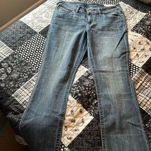 🌺 NWT. Maurice jeans.